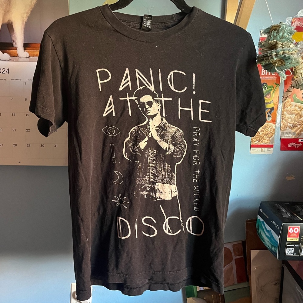 Panic at the Disco band tee, Pray for the wicked tour 2018 official merch.